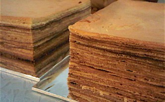 Lapis legit yang gosong
