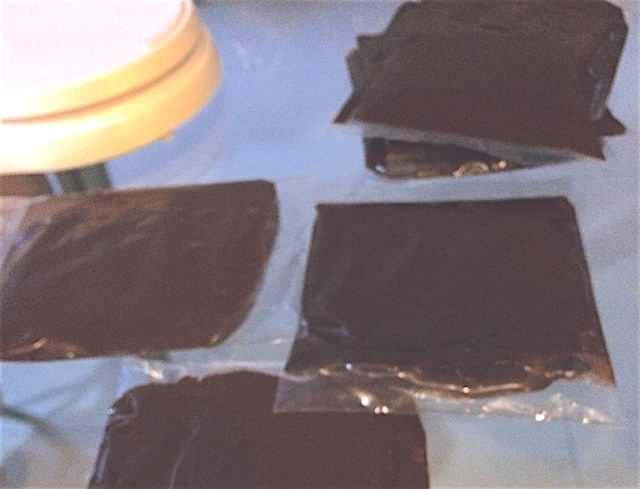 Chocolate Cream dibekukan untukjadi filling dark choco melt brownies