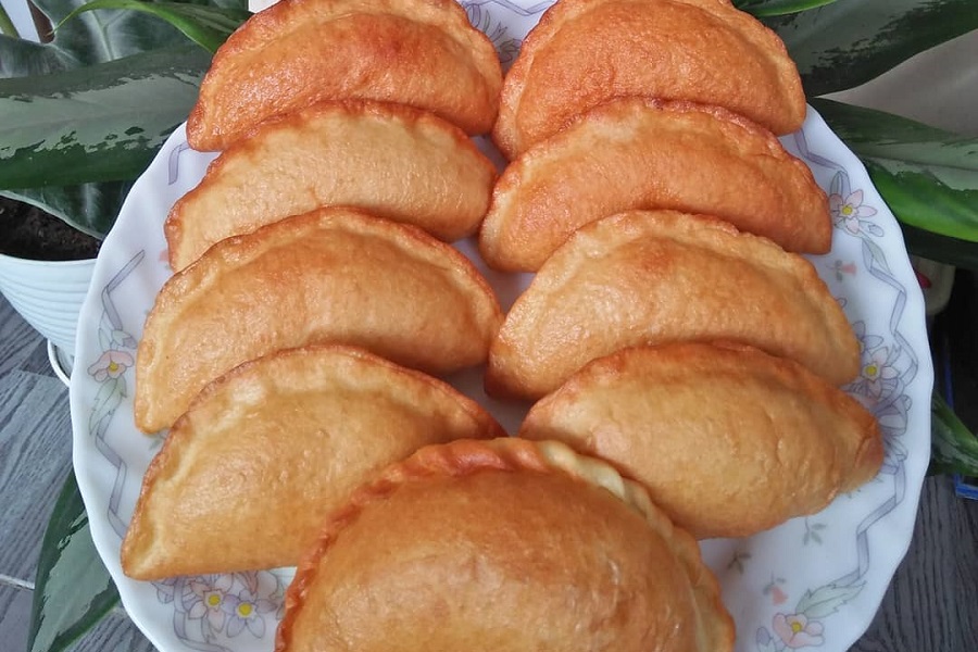 Panada Isi Ayam, Gorengan Lezat nan Penuh Gizi | @anajekhonia - Instagram