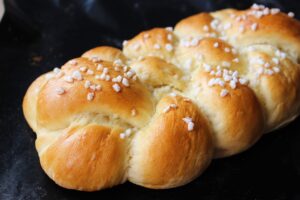 Salah satu jenis bakery adalah brioche