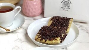 Kue Pancong Kekinian (sumber: @buyangatha on Instagram)