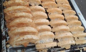 Kue Pancong Betawi (sumber: @rachellmukyun on Instagram)