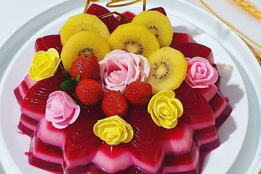 Puding Buah Naga | @miemieliem - Instagram
